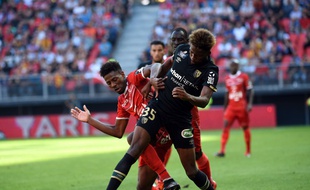 Nuno Da Costa (en rouge) veut quitter Valenciennes