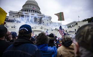Des partisans de Trump ont fait irruption dans le Capitole, à Washington, mercredi 6 janvier 2021.