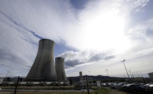 Une sortie progressive du nucléaire en France d'ici 2030 coûterait très cher, la facture des particuliers risquant d'augmenter deux fois plus vite en moins de vingt ans, selon une étude des professionnels de l'électricité publiée lundi, en plein débat électoral sur l'avenir de l'atome.
