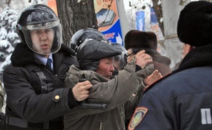 Le parquet général du Kazakhstan a accusé jeudi pour la première fois la police d'avoir tiré sur des manifestants lors de la répression sanglante le 16 décembre d'un mouvement de grève dans le secteur pétrolier qui a fait 16 morts à Janaozen, ville de l'ouest du pays.