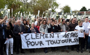 Un millier de personnes ont rendu hommage au jeune lycéen