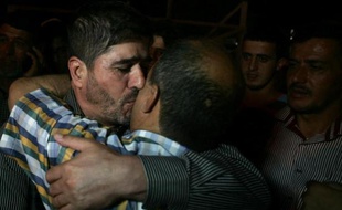Israël s'apprête à libérer "un nombre limité" de prisonniers palestiniens détenus par l'Etat hébreu en signe de bonne volonté, a annoncé un ministre samedi, au lendemain d'un accord ouvrant la voie à une reprise des négociations israélo-palestiniennes.