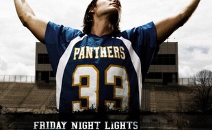 Tim Riggins (Taylor Kistch) dans la série Friday Night Lights