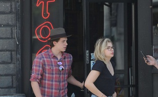 Chloe Grace Moretz et son petit-ami Brooklyn Beckham filent le parfait amour...