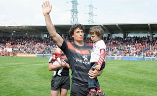 Yannick Jauzion fait ses adieux au public toulousain du stade Ernest-Wallon, le 4 mai 2013.