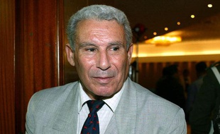 Le colonel Ali Tounsi, directeur général de la sûreté nationale (DGSN), lors d'un colloque international sur le terrorisme à Alger, le 28 octobre 2002.