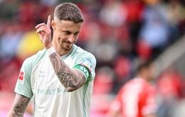 Une journaliste allemande confond un joueur et prend une bâche