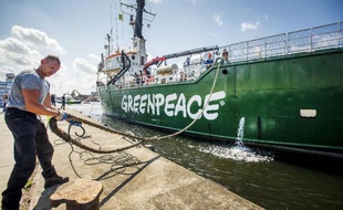 Le navire de Greenpeace Arctic Sunrise sur le port de Beverwijk, aux Pays-Bas, le 9 août 2014