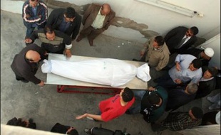 Sept spectateurs ont été tués et trente-deux autres ont été blessés lundi soir lors d'une bousculade dans un théâtre en plein air de Sfax (est de la Tunisie), au début d'un concert de variétés de l'émission télévisée Star Academy Liban, a-t-on indiqué mardi de source hospitalière.