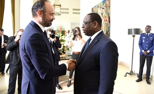 Edouard Philippe et le président sénégalais Macky Sall, à Dakar, le 17 novembre 2019.