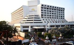 Un incendie a frappé le Regent Plaza Hotel, à Karachi, au Pakistan, dans la nuit du 4 décembre 2016.