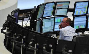 Les Bourses européennes montaient en flèche mercredi en début d'après-midi, la prudence matinale ayant été balayée par l'annonce d'une action concertée des banques centrales pour soulager les banques, dont les titres s'envolaient.