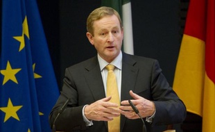 Les Irlandais, cités en exemple pour leurs sacrifices depuis qu'ils bénéficient d'un plan massif d'aide internationale, ont été prévenus que la rigueur allait se poursuivre, voire s'intensifier, à l'occasion de la divulgation lundi et mardi d'un nouveau budget d'austérité