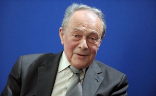 L'ancien Premier ministre Michel Rocard, 81 ans, a fait vendredi "un malaise" à Stockholm, mais il était conscient et pouvait communiquer, a indiqué à l'AFP un de ses proches.