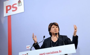 La première secrétaire du Parti socialiste, Martine Aubry, a vivement attaqué le "quinquennat Fouquet's" et le "bilan catastrophique" de Nicolas Sarkozy, mardi en présentant ses voeux à la presse, se livrant aussi à un vibrant plaidoyer pro-François Hollande.