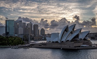 Le foyer épidémique ne cesse de s'étendre à Sydney en dépit du confinement imposé dans la première ville australienne.