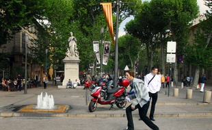 Le cours Mirabeau, à Aix-en-Provence, en mai 2008