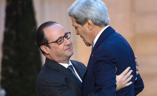Le secrétaire d'Etat américain, John Kerry, a été reçu à Paris par François Hollande, le 16 janvier 2015.