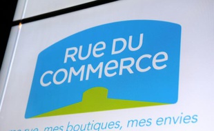Le logo du site d'achat en ligne "Rue du Commerce" pris le 6 novembre 2013 à Paris