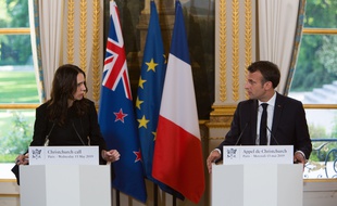 Le 15 mai 2019, la France et la Nouvelle Zélande appelaient les Etats, la société civile et l'industrie du numérique à s'engager contre la diffusion de contenus violents en ligne.