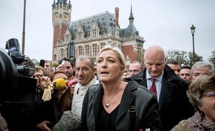 Marine Le Pen s'est déplacé ce vendredi 24 octobre à Calais pour dénoncer «l'immigration massive».