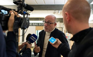 L'avocat de Karim Benzema, Alain Jakubowicz, face aux journalistes le 13 novembre 2015 à Lyon