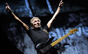 Roger Waters joue «The Wall Live» à Berlin le 4 septembre 2013.