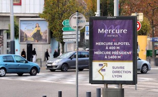 Panneaux publicitaires à Grenoble, le 25 novembre 2014