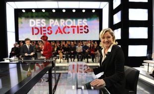 Marine Le Pen dans «Des paroles et des actes», sur France 2, le 23 février 2012.