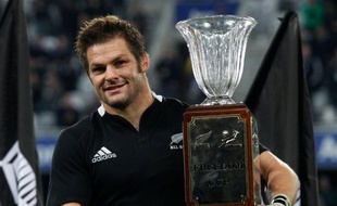 Le capitaine des All Blacks, Richie McCaw, s'est félicité de cet accord avec AIG, se déclarant "flatté qu'une entreprise aussi grande ait choisi le rugby néo-zélandais pour être la figure de proue de sa politique de sponsoring".