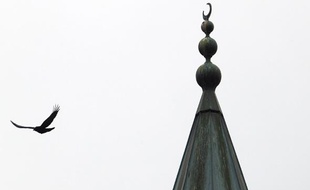 Le minaret d'une mosquée à Genève, en Suisse.