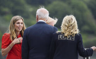 Jill et Joe Biden, avec le Premier ministre britannique Boris Johnson et de sa femme, Carrie Johnson en Cornouailles, le 10 juin 2021 à la veille du G7.
