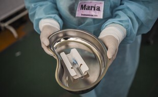 Pendant un essai de Sinopharm au Pérou.
