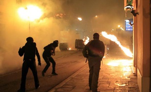 Des affrontements entre manifestants et policiers à Corte, en Corse, le 16 février 2016