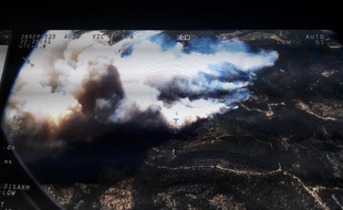 Une image aérienne de l'incendie dans le sud-Luberon.