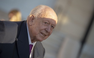 Jean-Claude Gaudin ne se présentera pas à la mairie de Marseille pour la première fois depuis son élection en 1995.