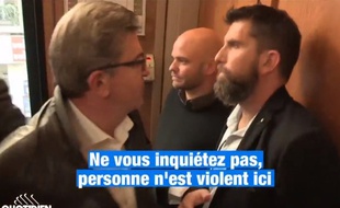 Jean-Luc Mélenchon (à g.) face à des policiers, le 18 octobre 2018, devant le siège de La France insoumise. L'image provient d'une capture d'écran d'un sujet diffusé le 10 septembre 2019 dans «Quotidien».