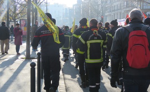 Les pompiers étaient en bonne place dans le cortège des manifestants ce jeudi à Rennes.