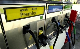 Les gaz d'échappement des moteurs diesel sont désormais classés parmi les cancérogènes certains pour les humains par le Centre international de recherche sur le cancer (CIRC/IARC), l'agence pour le cancer de l'Organisation Mondiale de la Santé (OMS).