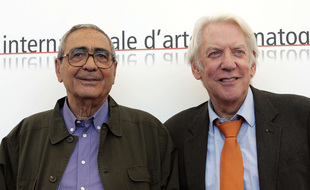 Donald Sutherland (droite) aux côtés de Giuseppe Rotunno (gauche) en 2005