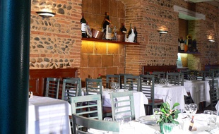 Le Colombier est situé au 14, rue Bayard à Toulouse.