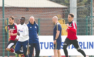 José Anigo et ses joueurs à l'entraînement à la Commanderie le 20 mars.