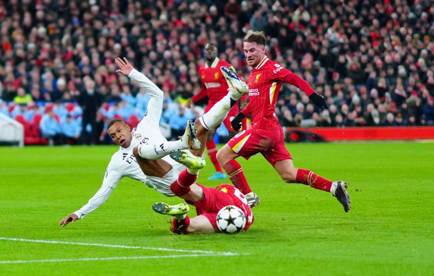 Liverpool-Real Madrid : Kylian Mbappé s’illustre… avec une chute ...