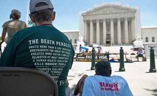 Manifestation contre la peine de mort le 29 juin 2013 devant la Cour suprême à Washington