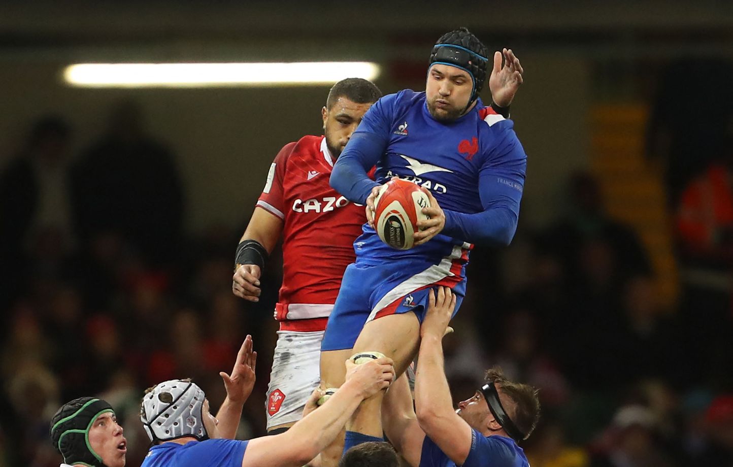 François Cros et le XV de France ont dominé le pays de Galles au Millenium Stadium de Cardiff, ce vendredi.
