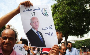 Le candidat Kais Said assure être qualifié au deuxième tour des élections présidentielles en Tunisie.