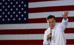Le candidat républicain à l'élection présidentielle américaine, et favori des sondages, Mitt Romney, lors d'un meeting de campagne à Dubuque, dans l'Iowa, le 2 janvier 2012.