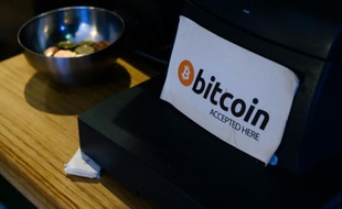 Un café acceptant la monnaie numérique bitcoin à Dublin, le 23 février 2016