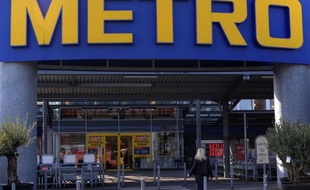 Le géant allemand de la distribution Metro a vu ses bénéfices reculer en 2011, durement touché comme son concurrent français Carrefour par la crise de la dette en Europe, et n'entrevoit guère d'amélioration cette année.