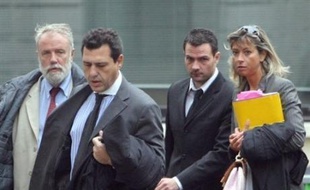 Une confrontation entre Jérôme Kerviel, le trader soupçonné de falsifications ayant coûté près de 5 milliards d'euros à la Société Générale, et son ancien assistant a débuté mercredi matin au tribunal de Paris, a-t-on appris de sources proches du dossier.